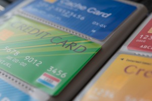 クレジットカードの利用限度額を希望する金額に引き下げる方法