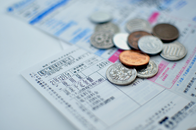 公共料金をクレジットカードで支払うメリットは?デメリットは?
