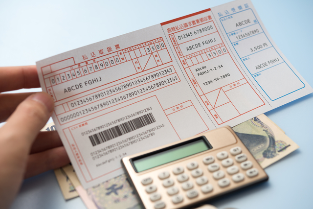 公共料金の支払いはクレジットカード・口座振替・現金のどれがお得?
