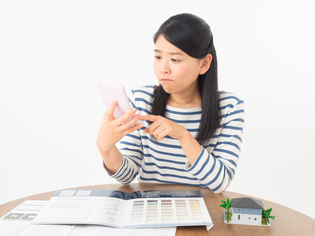 リボルビング払いとは?リボ払いと分割払いの違いは?お得なのは?