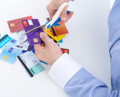 クレジットカードの捨て方は？有効期限切れカードの安全な処分方法は？