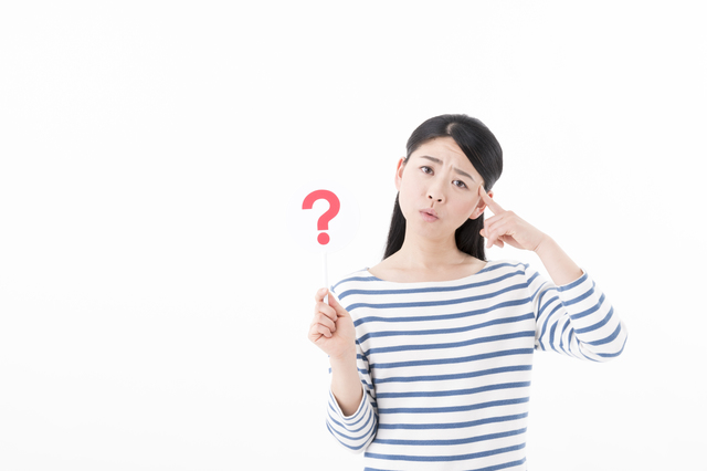 クレジットカードの手数料上乗せとは?手数料請求の対処法は?